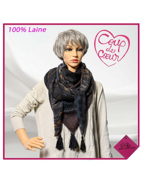 Grand carré patchwork en 100% laine, dominance BRUN/NOIR, finition 4 pompons,