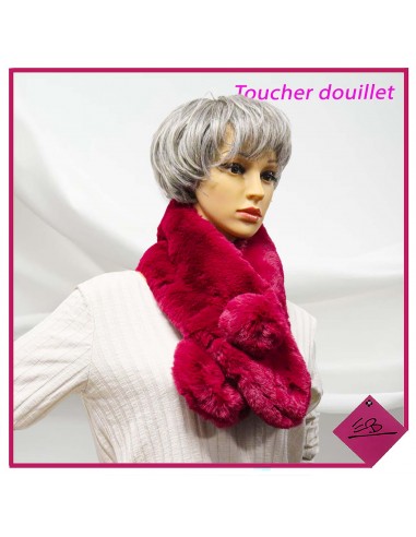 Echarpe doudou FUSCHIA, fermeture sur l avant avec pompon