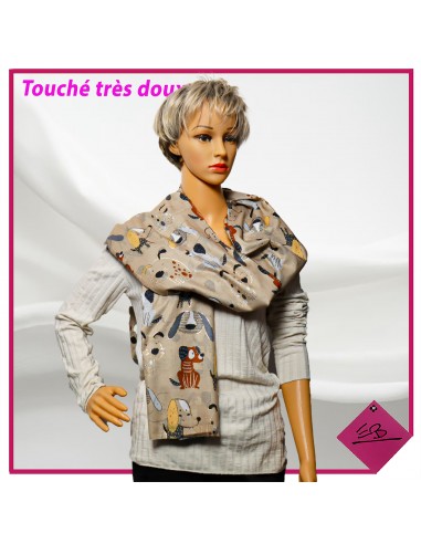 Foulard coloris sable motif chien touché très doux