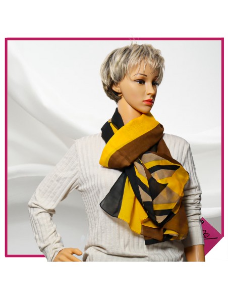 Foulard noir, chocolat, jaune, motifs géométriques