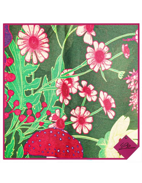 Foulard fond vert, bouquets de fleurs à dominance fuchsia