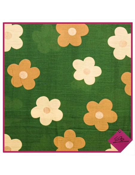 Foulard vert, motif fleurs