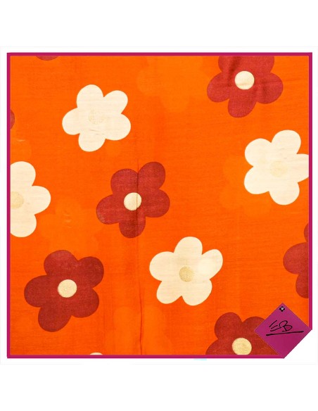 Foulard orange, motif fleurs